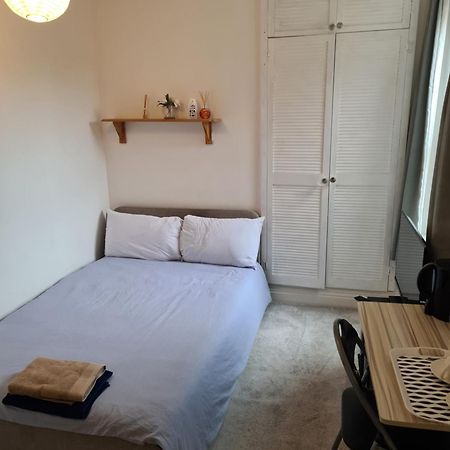A Private & Beautiful Bedroom With Shared Bathroom In The Heart Of Bournemouth Exterior foto