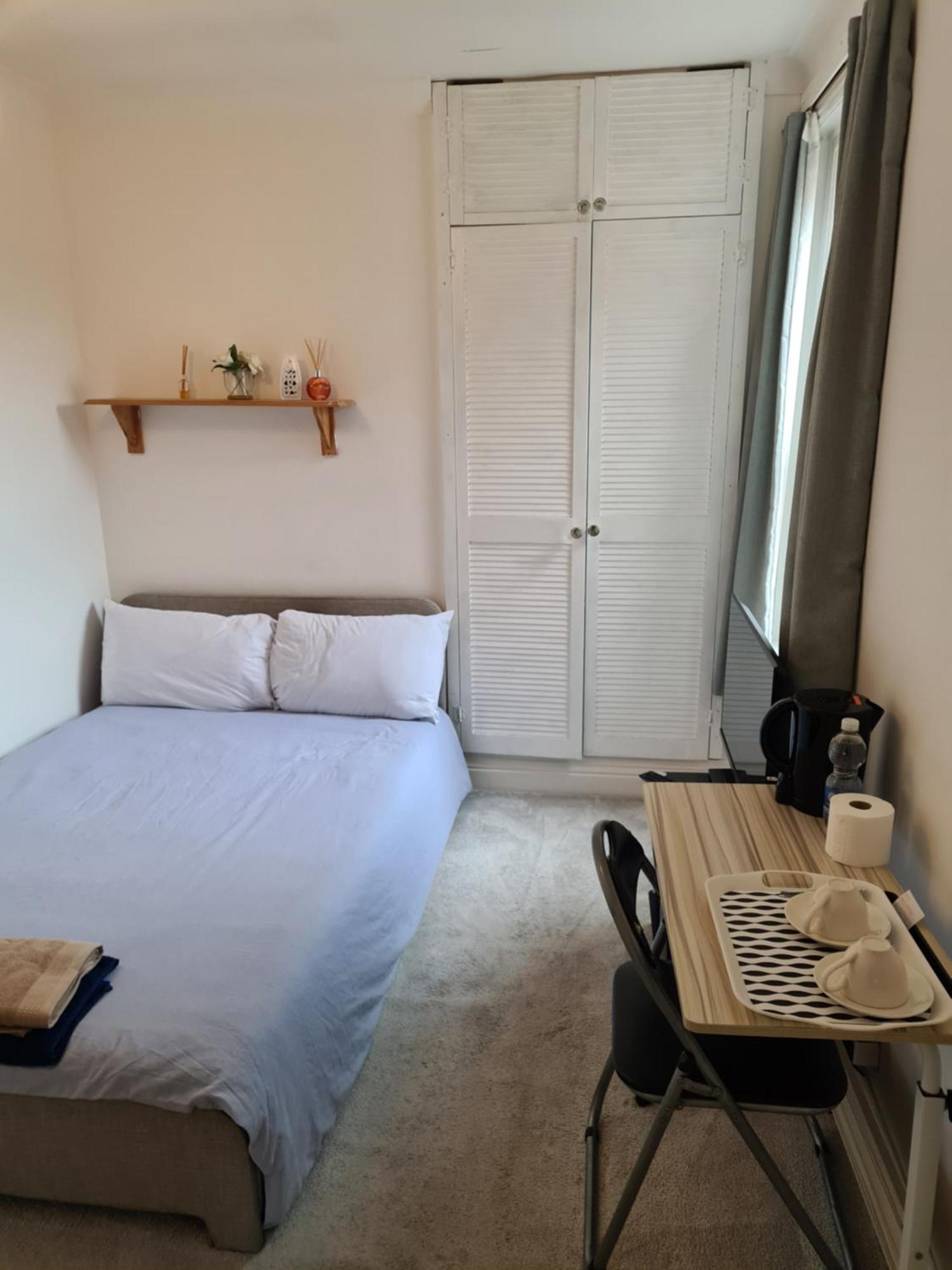 A Private & Beautiful Bedroom With Shared Bathroom In The Heart Of Bournemouth Exterior foto